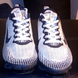Kids Nike air vapormax flyknit 3 size 6y